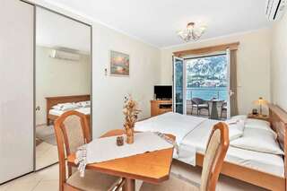 Апартаменты Apartments Jovanovic Котор Номер-студио с видом на море-6